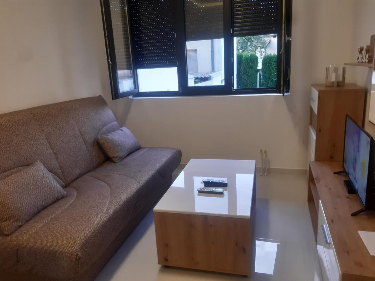 Stojanovic Apartments Nis Bagian luar foto